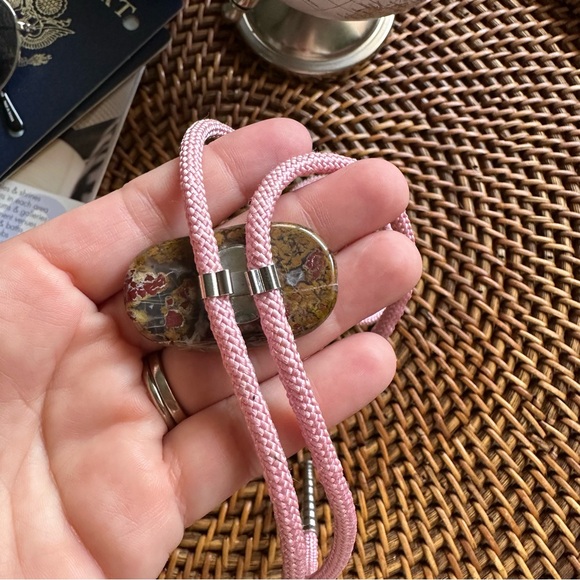 Vintage Tumbled Ornamental Tan Red Dragon Oval Stone Handcrafted Bolo Tie - Picture 2 of 5
